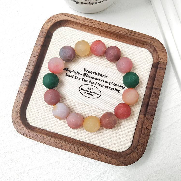 HeartHalo® Fortune Clover Bracelet – Carved Agate Beads