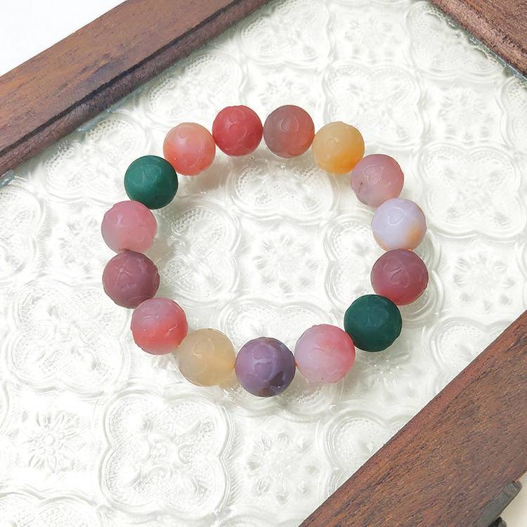 HeartHalo® Fortune Clover Bracelet – Carved Agate Beads