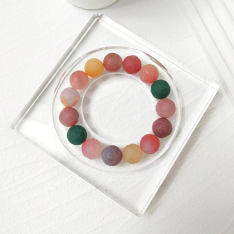 HeartHalo® Fortune Clover Bracelet – Carved Agate Beads